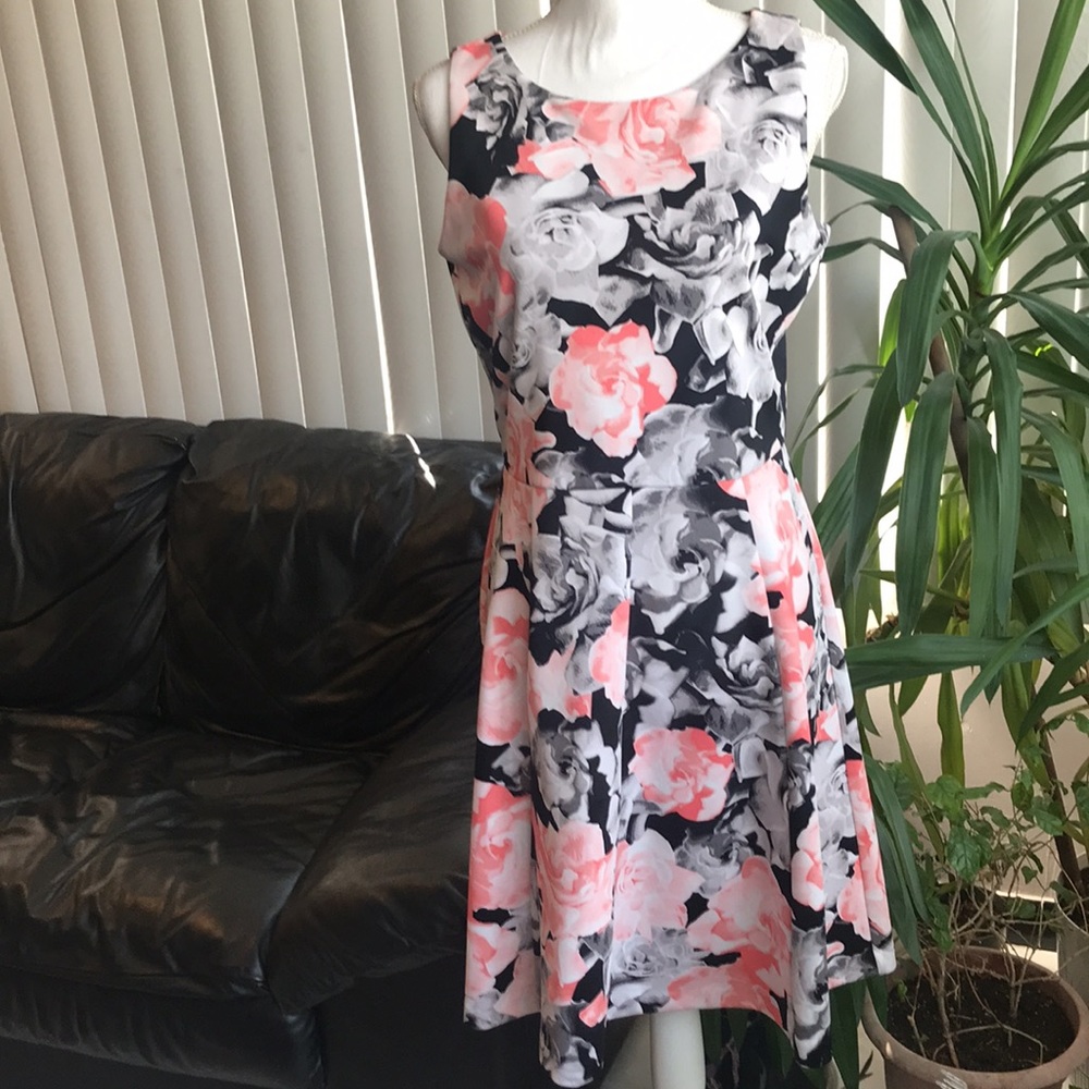 NWT ALFANI FLORAL DRESS